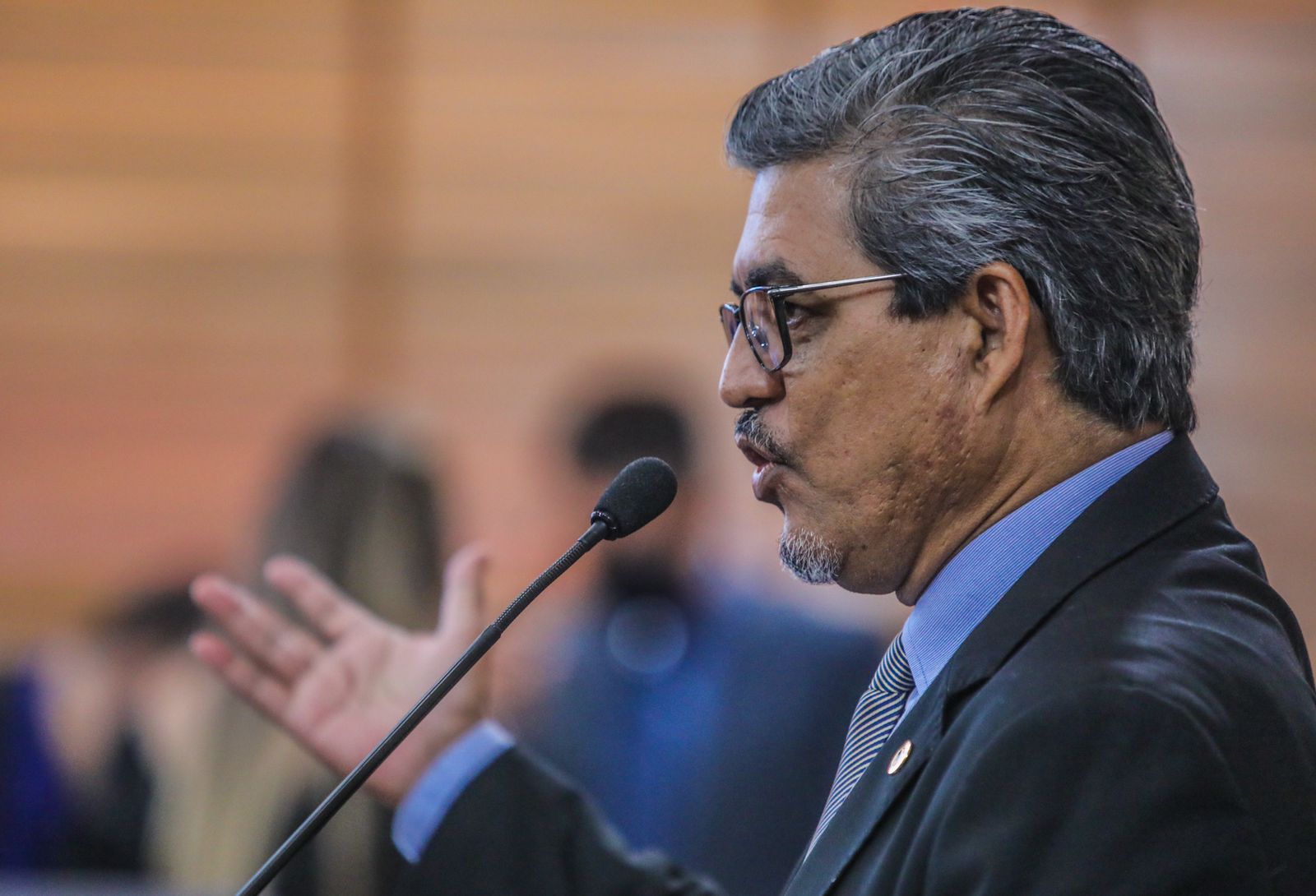 “A decisão do TCE garante o reajuste do piso nacional da Educação e o respeito ao PCCR”, diz Edvaldo Magalhães